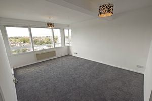 Lounge/Diner- click for photo gallery